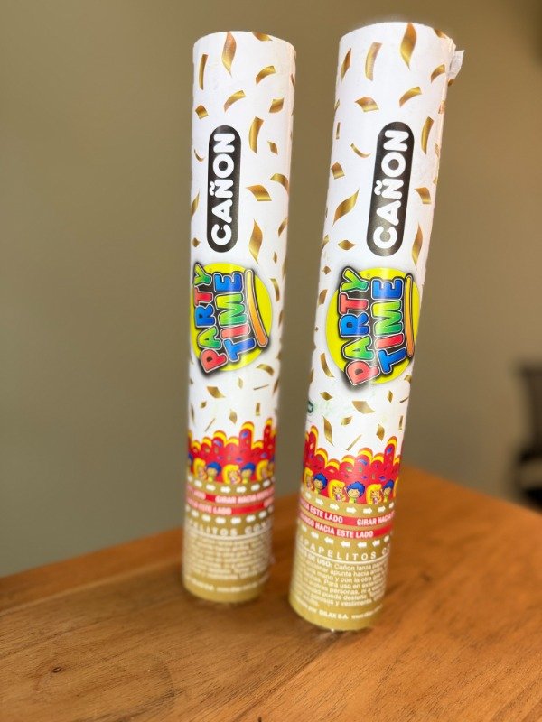 Producto - Cañon lanza papelitos dorado