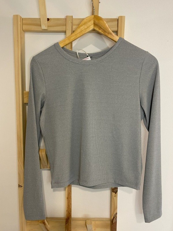 Producto - Remera GRIS