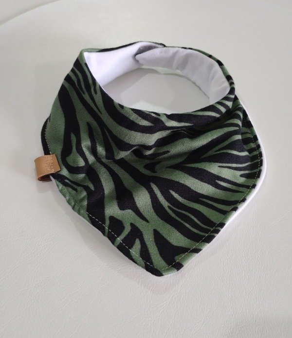 Producto - Babero reversible Safari Verde