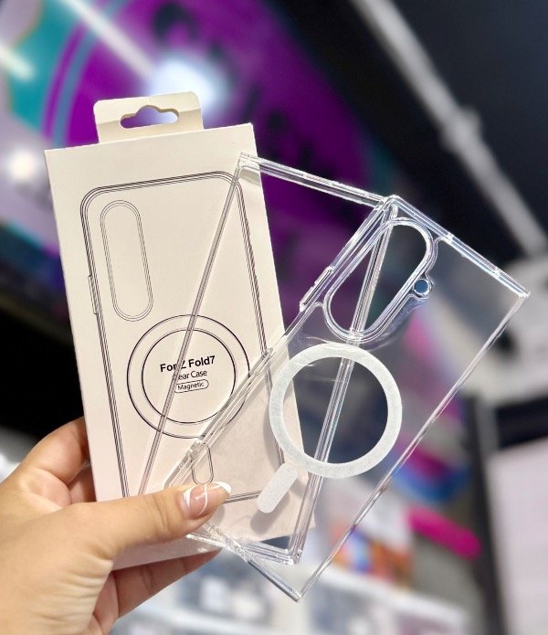 Producto - Funda transparente MagSafe Z Fold 7