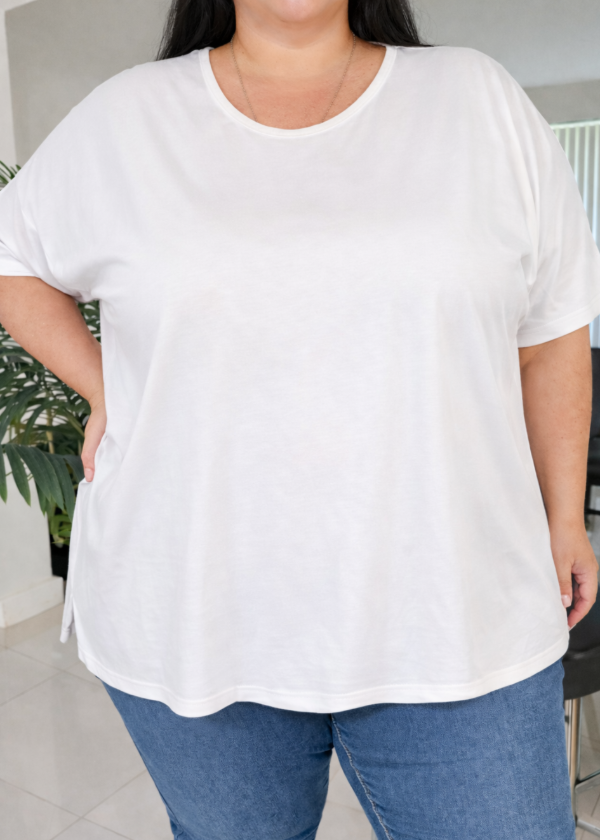 Producto - Remeron Oversize Tajo Blanco Liso