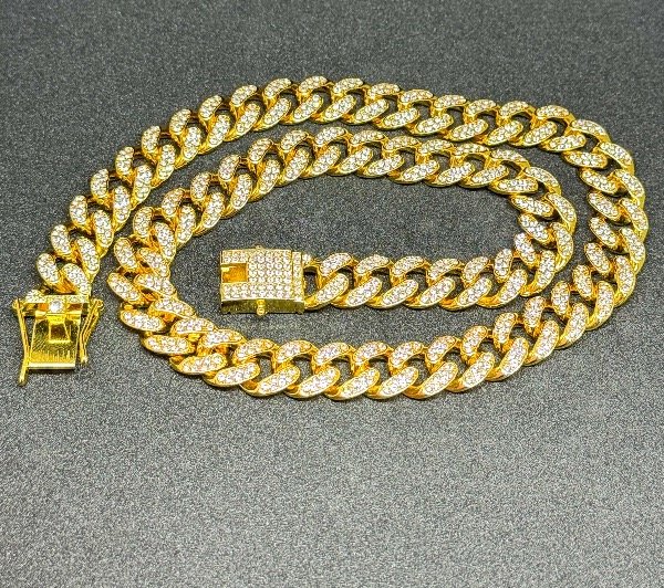 Producto - Cadena cubana acero dorado con strass 50cm