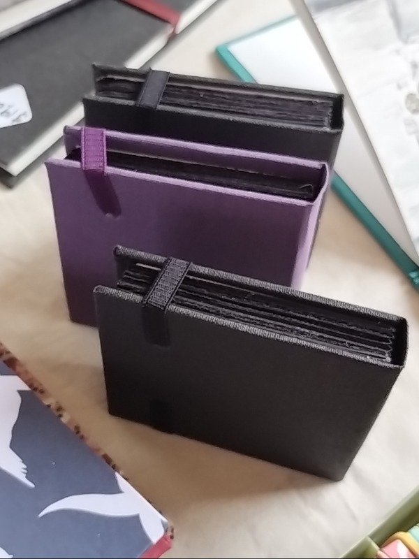 Producto - Sketchbook mini chibi - Papel negro 200gr