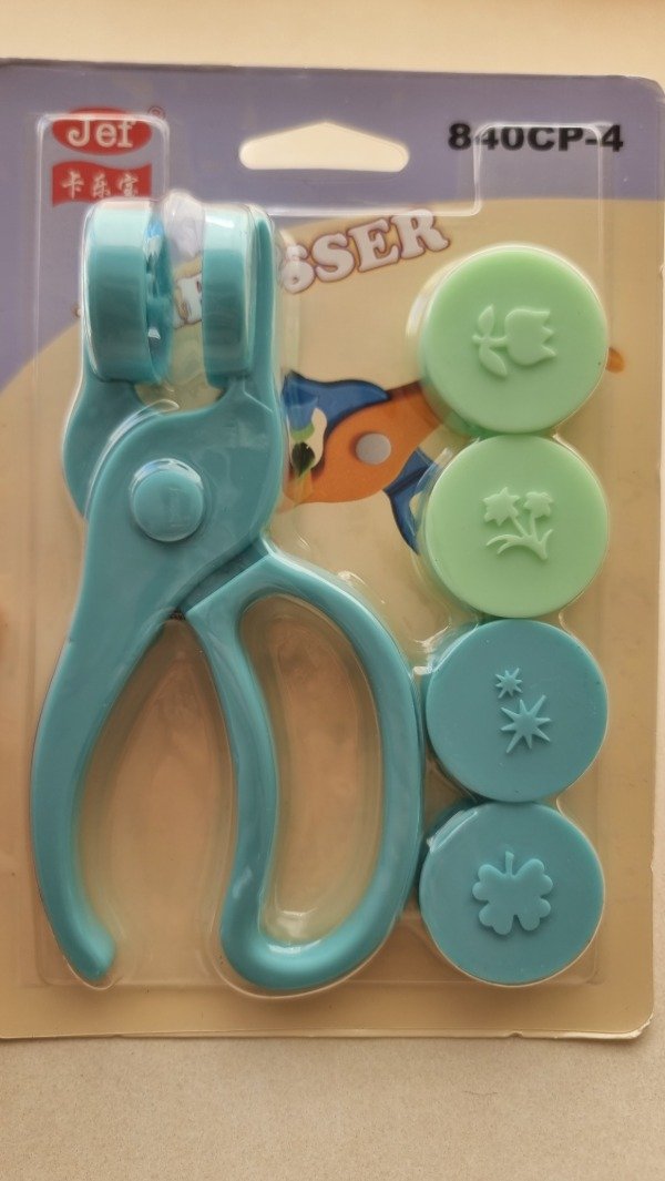 Producto - Tijera de REPUJE con 4 diseños