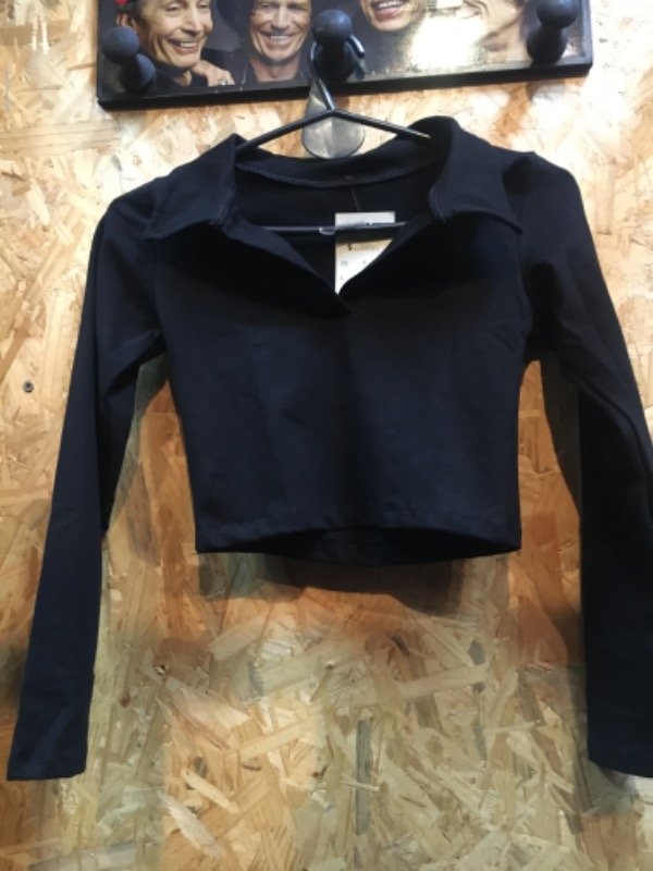 Producto - Top negro manga larga.