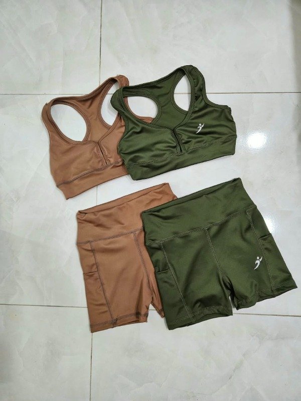 Producto - CONJUNTO DEPORTIVO TOP + SHORT DE LYCRA A46 K - 1