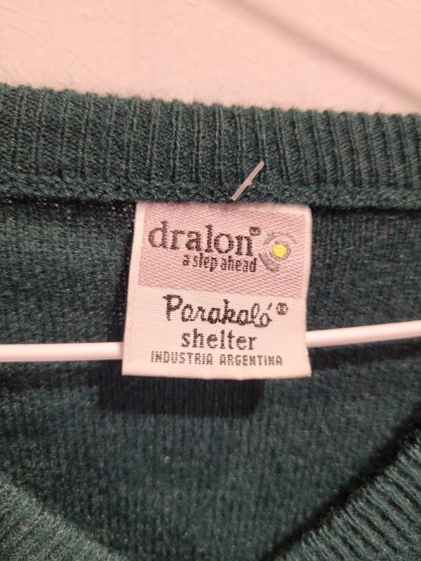 Producto - Sweater DRALON verde oscuro escote en v Talle M - PRECIO: 27X - 3