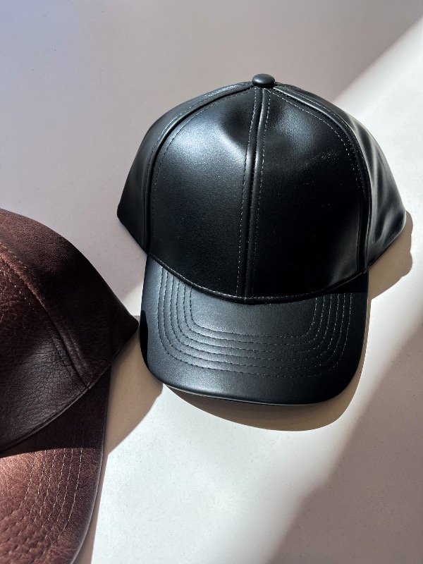 Producto - GORRA ECOCUERO NEGRA