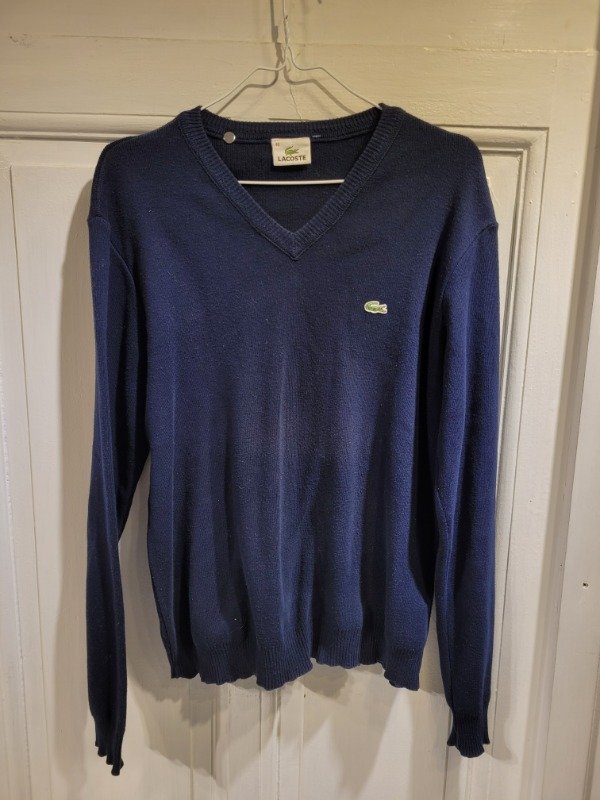 Producto - Sweater LACOSTE azul oscuro logo verde- Talle  S- PRECIO: 56X