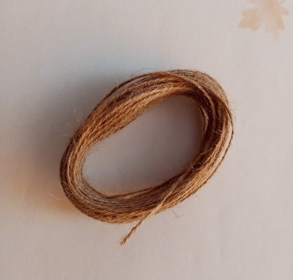 Producto - HILO DE YUTE 1.5 mm x 10 metros