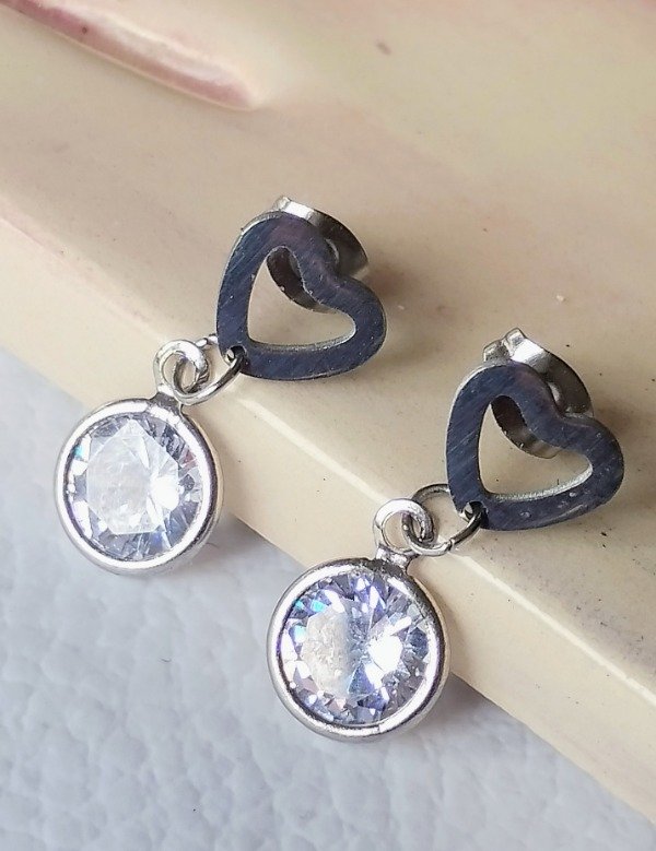 Producto - Aros colgantes corazón cubic