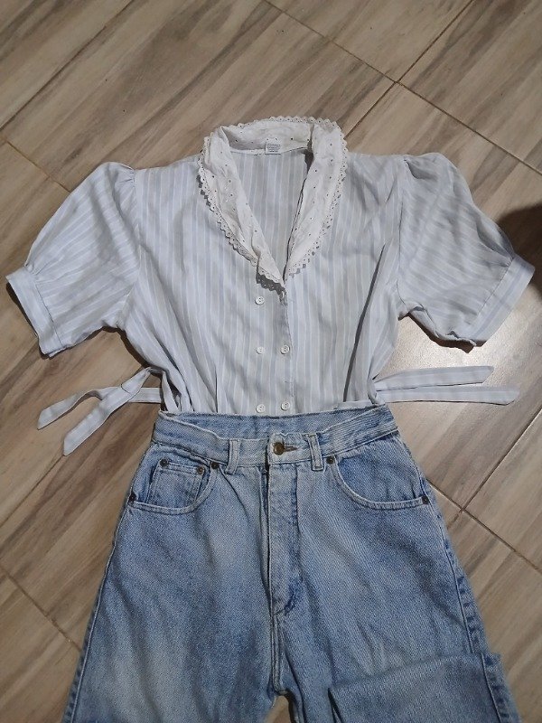 Producto - Blusa cuello broderie