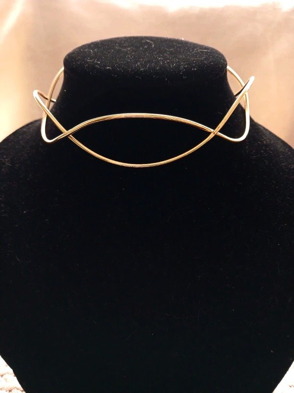 Producto - Choker rigido dorado