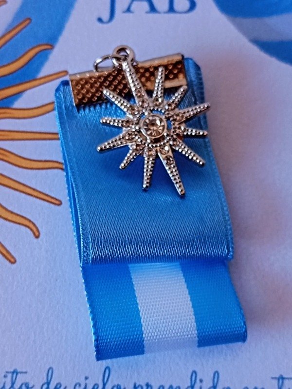 Producto - Escarapela prendedor estrella