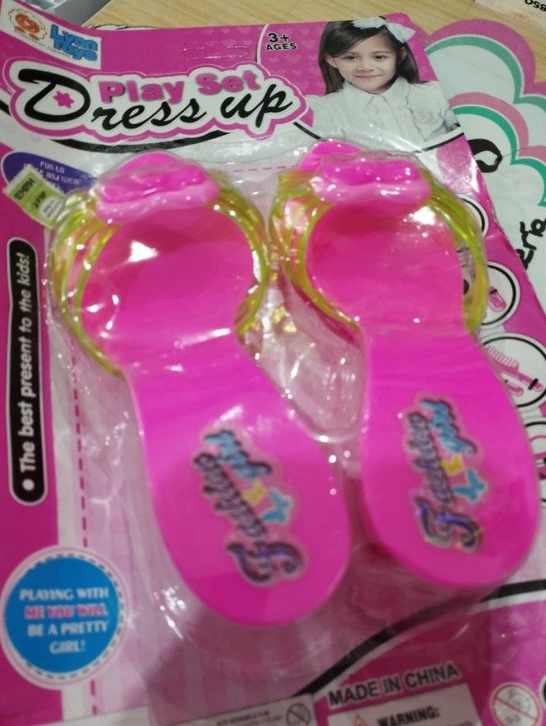 Producto - Zapatitos de plastico en blister