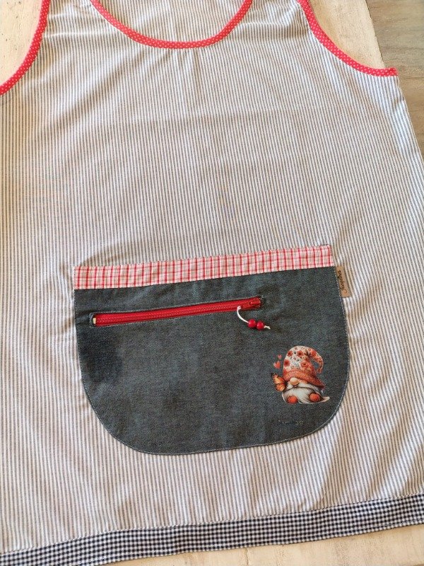 Producto - Delantal milrayas bolsillo de jeans con estampa