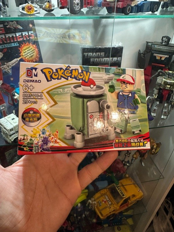Producto - POKEMON NINTENDO ASH KETCHUM #8 TIPO LEGO