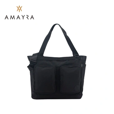 Producto - Cartera Amayra negra con dos bolsillos frontales