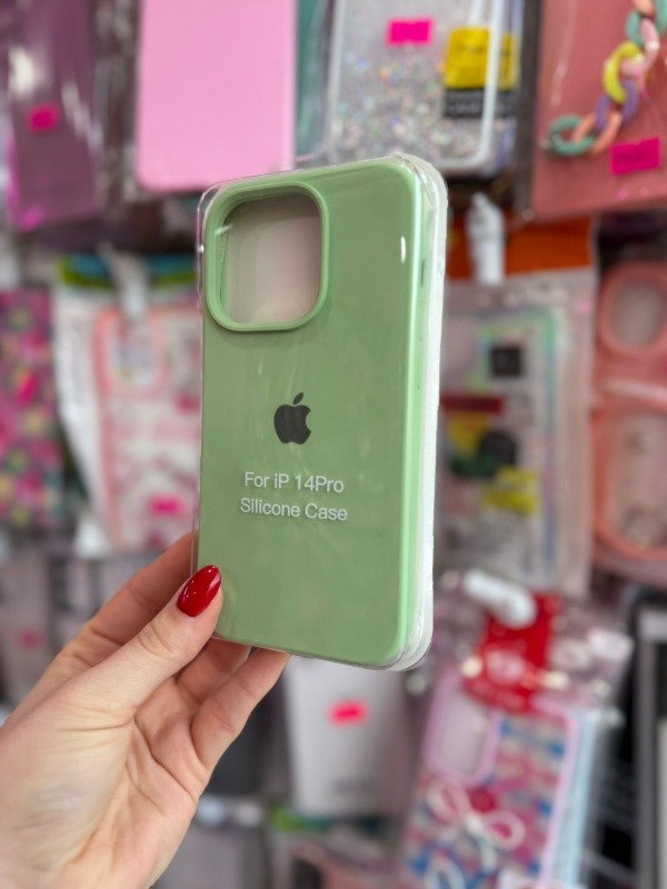 Producto - Silicone case Iphone 14 pro verde claro