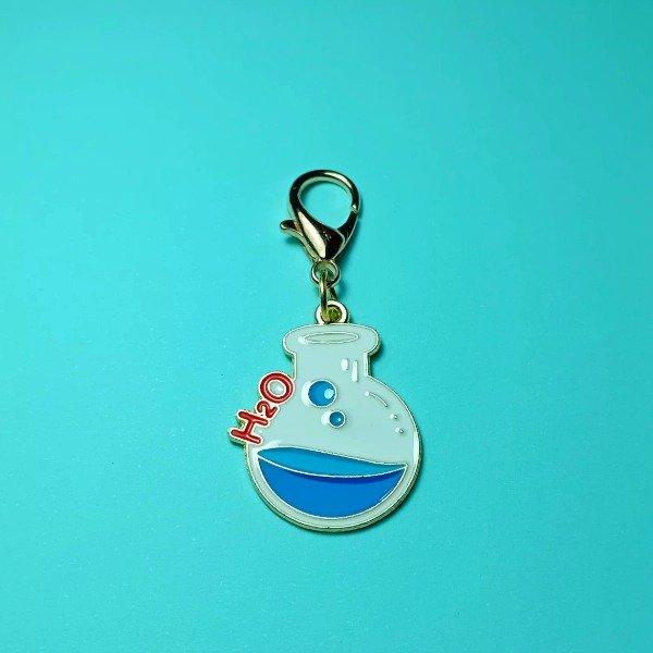 Producto - Charm Matraz H2O
