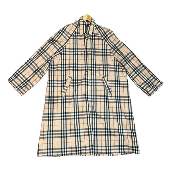 Producto - Piloto impermeable tipo Burberry