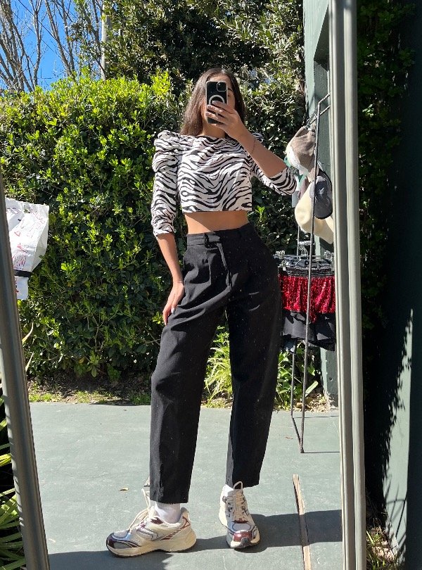 Producto - pantalón Ay Not Dead