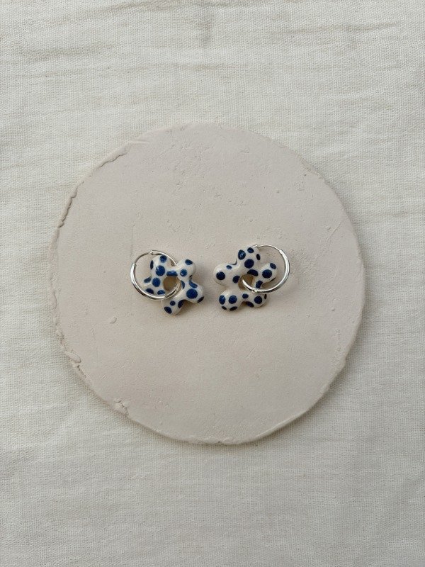 Producto - FLOR GRANDE DOTS AZUL MARINO