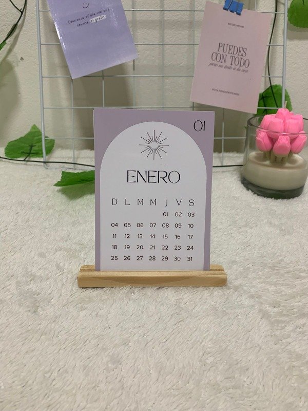 Producto - Calendario De Escritorio Minimalista Con Base De Madera Holistico