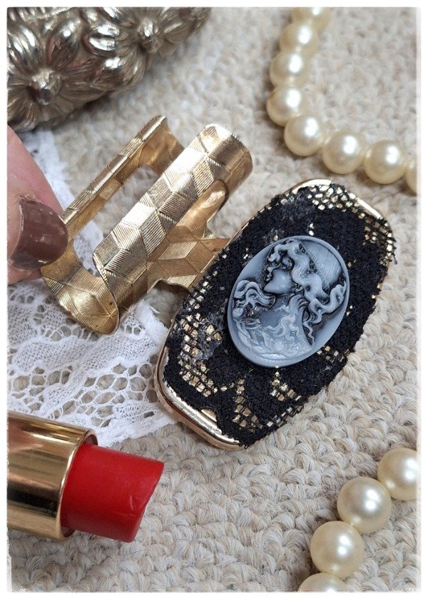 Producto - Porta labial con camafeo