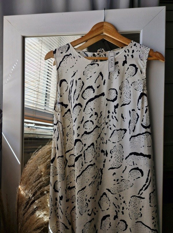 Producto - V07 vestido crema print