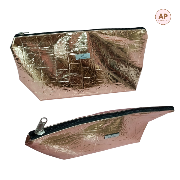 Producto - NECESER CUERINA XL BRILLOSO DORADO Y PLATEADO