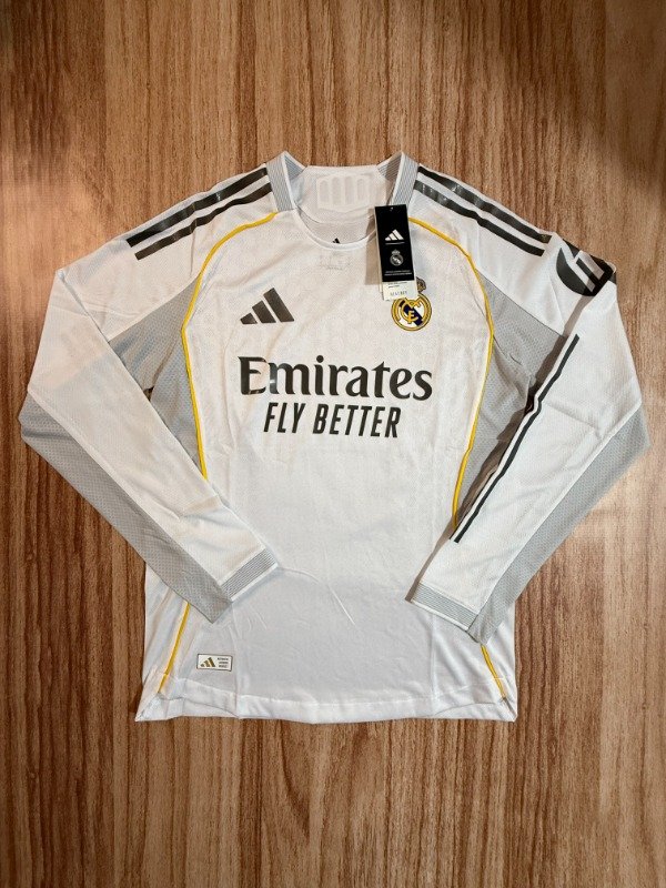 Producto - Real Madrid manga larga versión jugador 25/26