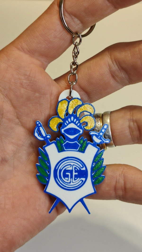 Producto - LLAVERO ESCUDO CLUB GIMNASIA Y ESGRIMA LA PLATA CON ESPADAS - 0