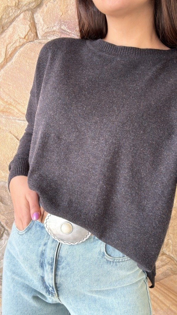 Producto - SWEATER BASICO CON BRILLITOS