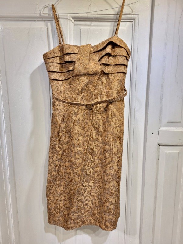 Producto - Vestido CLAUDIA LARRETA marrón con árabe y brillos Talle M - PRECIO: 58X