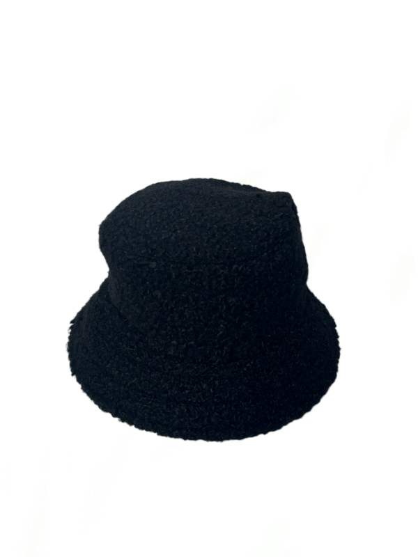 Producto - piluso corderito liso negro