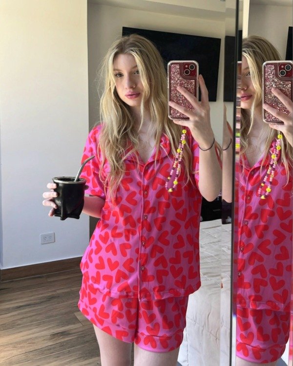 Producto - Pijama camisero magenta con corazones