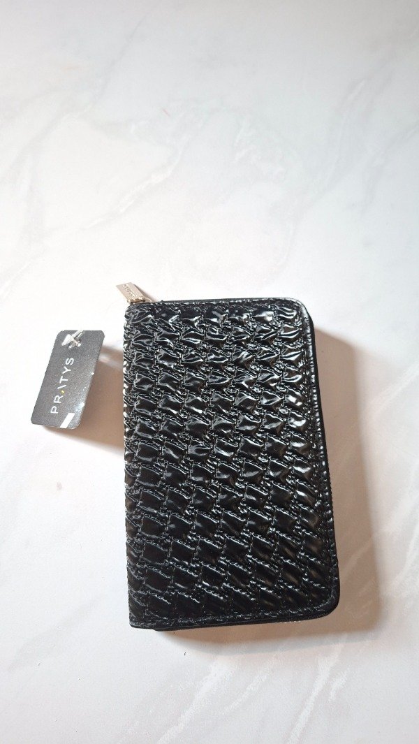 Producto - Billetera mediana con textura Pratys Negra