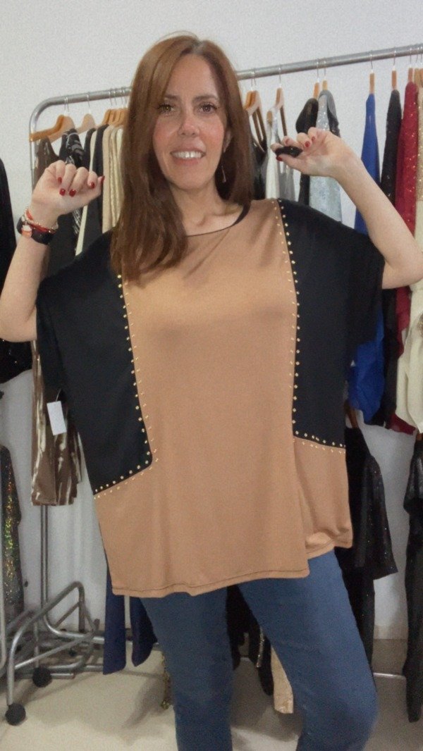 Producto - Remeron Reductor con Tachitas Amplio Oversize 33.900 Transf - Camel -Negro