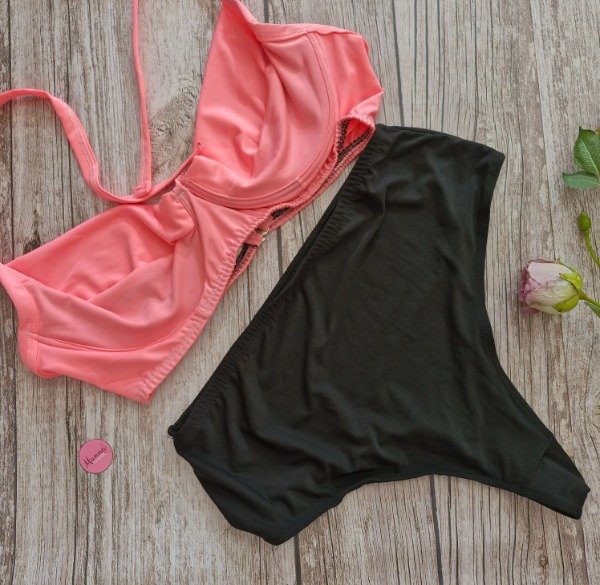 Producto - Bikini aro y less tiro alto rosa  - talle 105