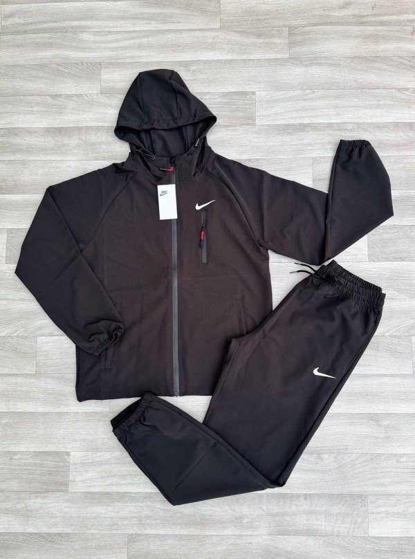 Producto - Conjunto rompe viento deportivo negro