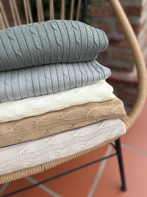 Producto - Manta Tejida con Ochos