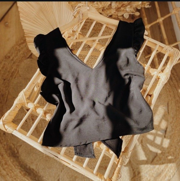 Producto - BLUSA CREP MUSCULOSA VOLADOS