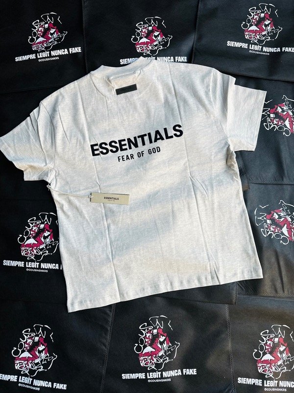 Producto - Essentials Light oatmeal Tee