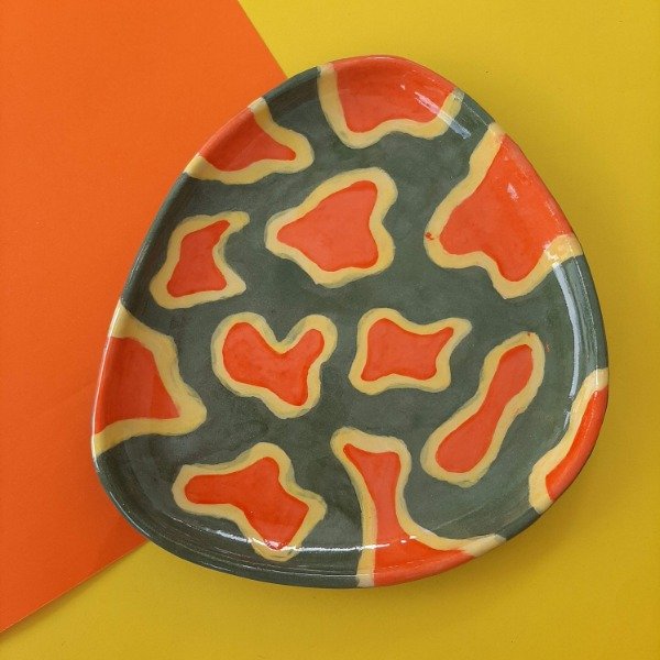 Producto - Plato irregular chico Verde y manchas naranjas