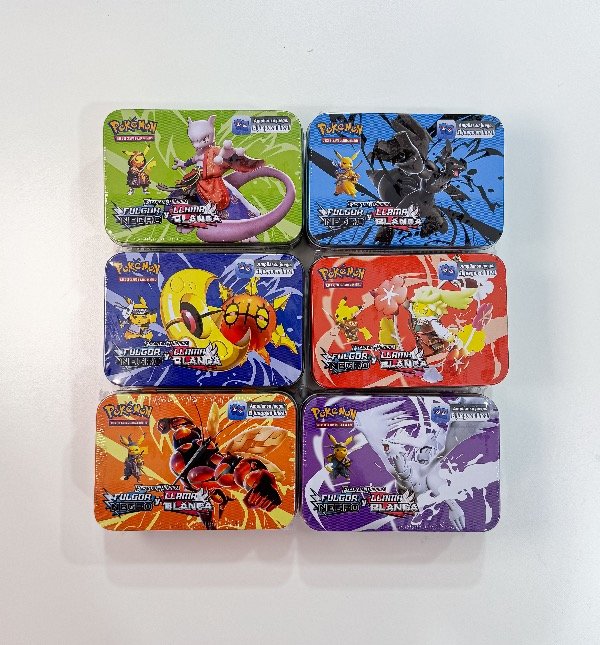 Producto - Latas cartas Pokémon Fulgor y llama chica
