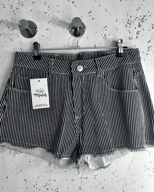 Producto - Short Tiro Medio Rayas Negro