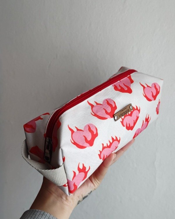Producto - Cartuchera grande - corazón fuego