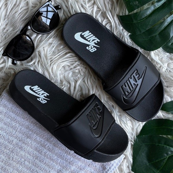 Producto - Ojotas nike logo negro