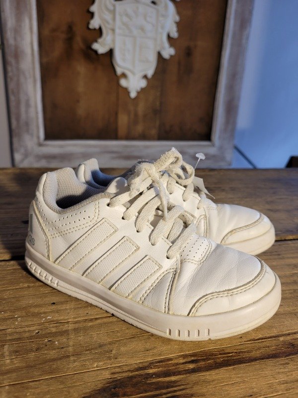 Producto - Zapatillas ADIDAS blancas Talle 28- PRECIO: 30X